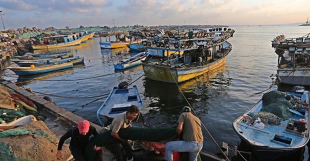 İsrail Donanması Ateş Açtı: 2 Gazzeli Balıkçı Gözaltına Alındı
