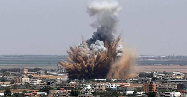 İsrail Gazze'de Çok Sayıda Hedefi Vurdu
