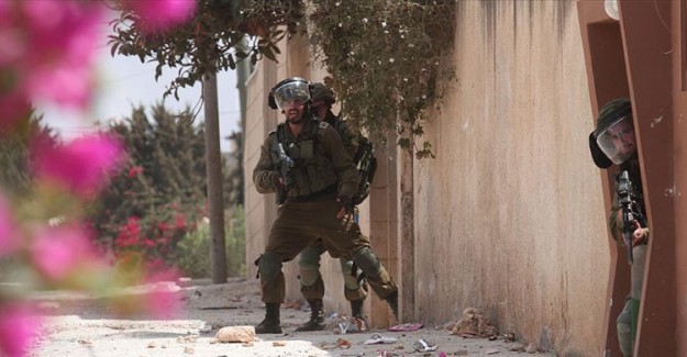 İsrail Güçleri 11 Filistiniliyi Yaraladı