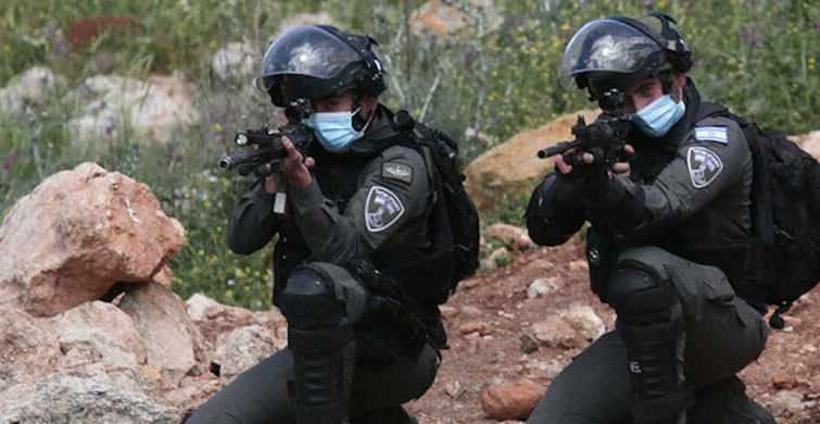 İsrail Güçleri, Teravih Namazı Sonrası Mescid-i Aksa’dan Çıkan Filistinlilere Saldırdı