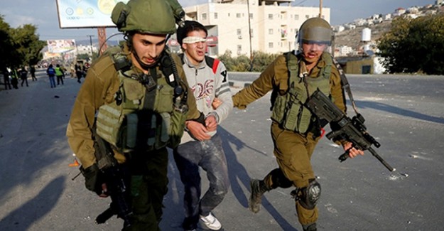 İsrail Ordusu 17 Filistinli Vatandaşı Tutukladı