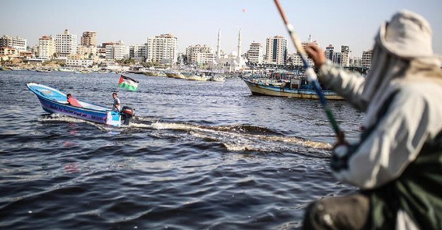 İsrail Ordusu Filistin Balık Teknelerine El Koydu