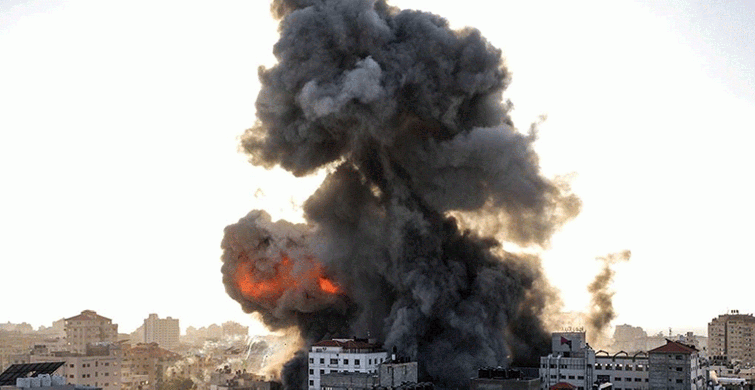 İsrail Savaş Uçakları Gazze'ye Hava Saldırısı Düzenledi