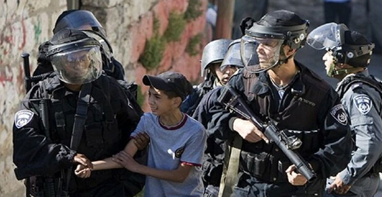 İsrail'den 5 Filistinli Çocuğa Gözaltı!