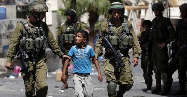 İsrail'den Filistinli Çocuklara Ev Hapsi
