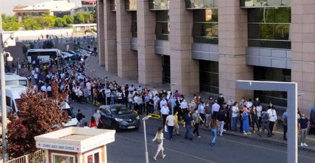 İstanbul Adalet Sarayı Önünde Kuyruklar Oluştu