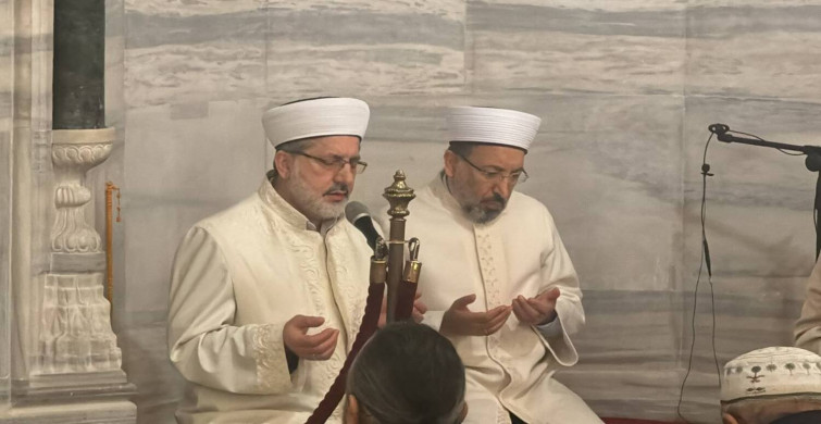 İstanbul camilerinde ‘Depremzede Anma ve Dua Programı’ gerçekleştirildi