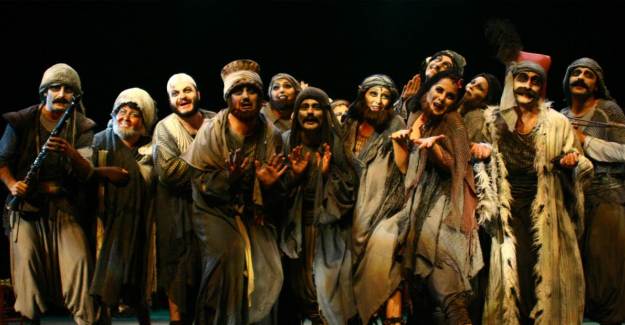 İstanbul Efendisi Tiyatroseverlerle