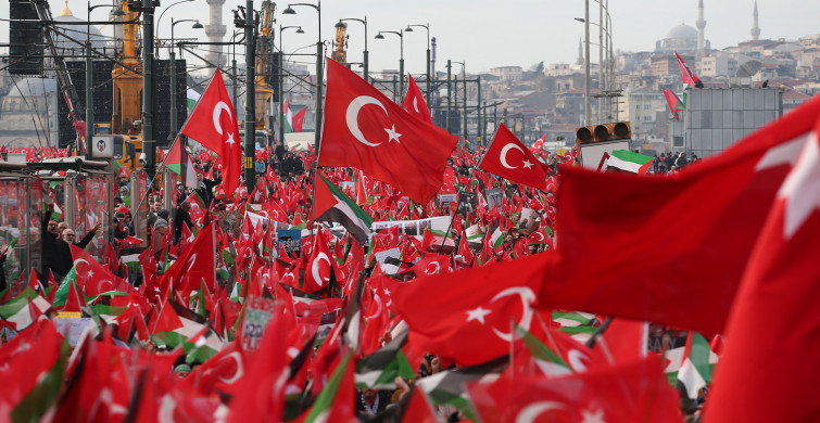 İstanbul Filistin için ayakta: Bilal Erdoğan ve Selçuk Bayraktar'dan tarihi günde tarihi konuşma