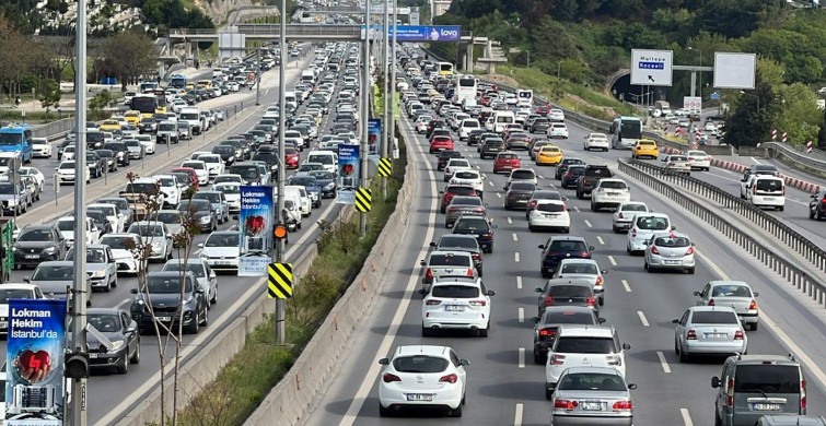 İstanbul güne trafikle başladı. Trafik yoğunluğu yüzde 76’yı buldu