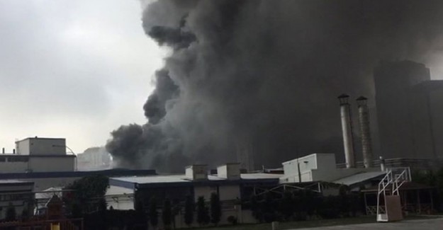İstanbul Güngören'de Alkollü İçecek Fabrikasında Yangın Çıktı! 