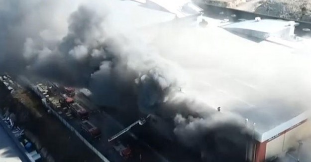 İstanbul Hadımköy'de Kimyasal Fabrikasında Yangın! Patlama Sesleri de Geliyor