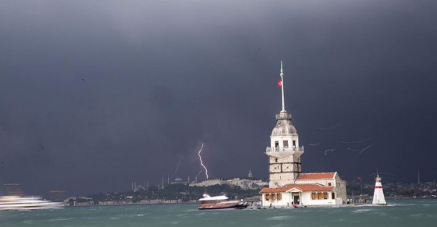 İstanbul İçin Kuvvetli Yağış Ve Sel Uyarısı Yapıldı