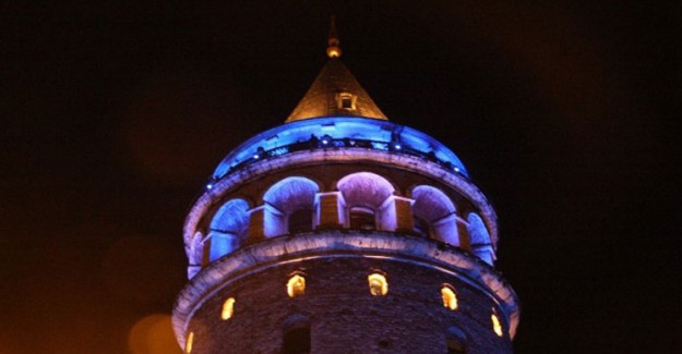 İstanbul Mavi'ye Büründü