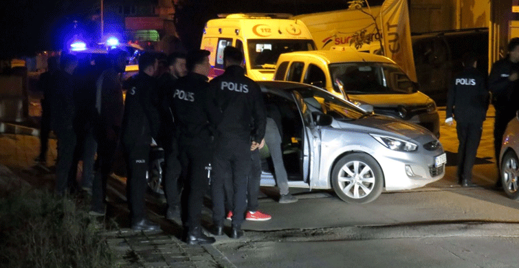 İstanbul Ümraniye'de Polisle Çatışmaya Giren 1'i Yaralı 3 Kişi Yakalandı