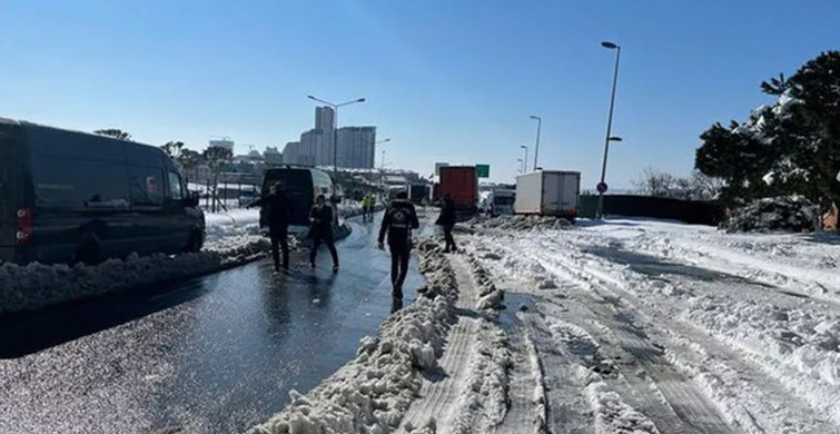 İstanbul Valiliği’nden İstanbullulara Çağrı: ‘Araçların Acilen Çekilmesi Gerekmektedir’