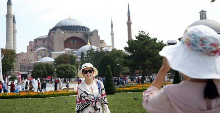 İstanbul Valisi duyurdu: İstanbul'a gelen turist sayısı yüzde 264 arttı