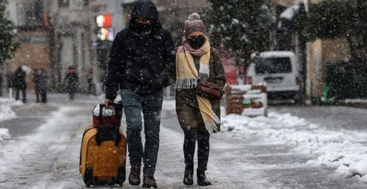 İstanbul'a kar ne zaman yağacak, kaç gün sürecek? İstanbul'da okullar tatil edilecek mi? Meteoroloji ve AKOM'dan son dakika İstanbul uyarısı