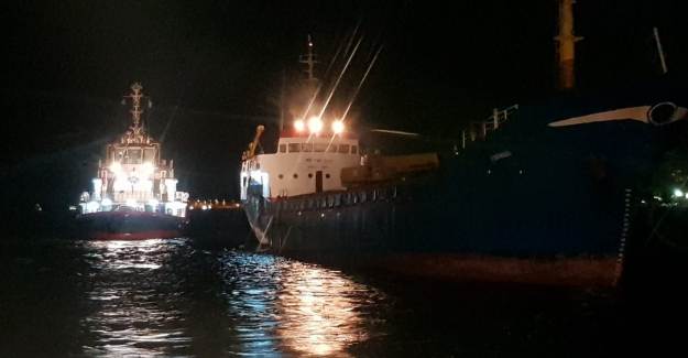 İstanbul'da Boğaza Sürüklenmekten Kurtarılan Gemiye Başarılı KEGM'den Müdahale