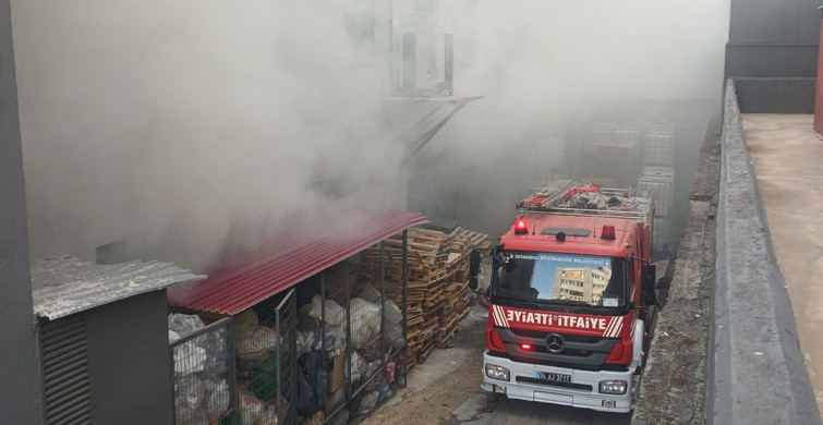 İstanbul’da fabrika alev alev yandı: Ekipler müdahale ediyor