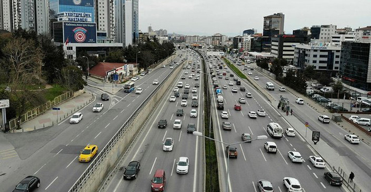 İstanbul'da İftar Öncesi Trafik Yoğunluğu Arttı