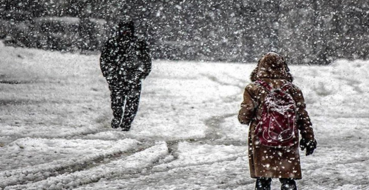 İstanbul'da kar yağışı kaç gün sürecek? Meteoroloji Genel Müdürlüğü 13 Mart 2022 Pazar hava durumu tahmin raporunu yayımladı! Uyarılar peş peşe geliyor!