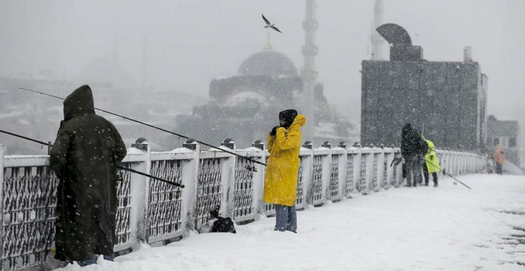 İstanbul’da kar yüzünü gösterdi: Meteoroloji yeni uyardı!