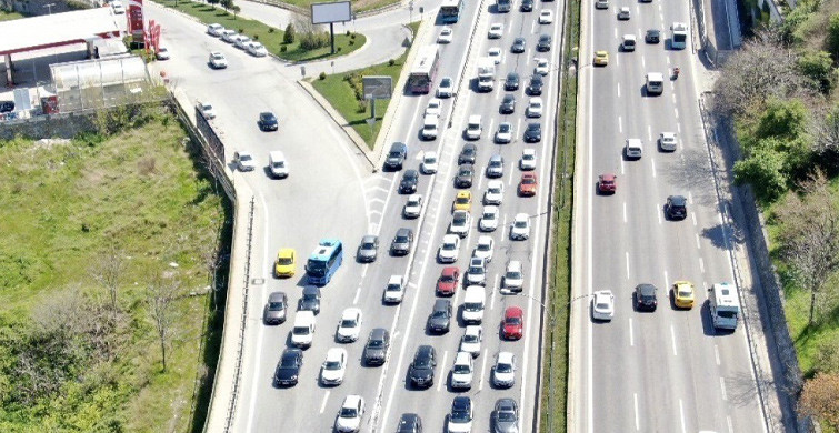 İstanbul'da Kısıtlama Öncesi Trafik Yoğunluğu Yüzde 67'ye Ulaştı
