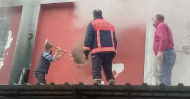 İstanbul'da Koltuk İmalathanesinde Yangın