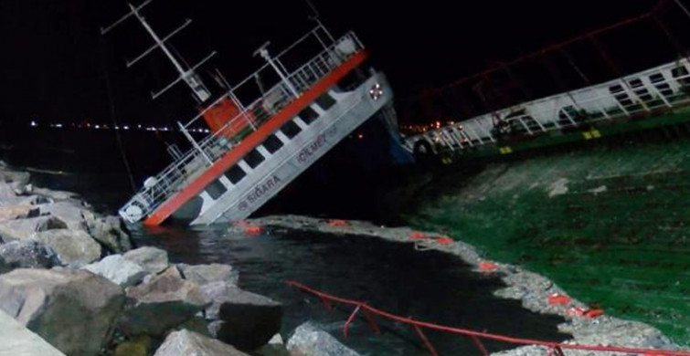 İstanbul’da Lodos Sebebiyle Kıyıya Oturan Gemi Su Alarak Battı