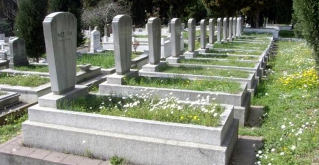 İstanbul'da Mezar Yeri Fiyatları 30 Bin Liraya Kadar Çıkıyor