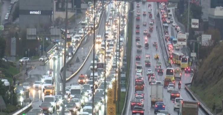 İstanbul'da trafik çilesi: Yüzde 80'e yaklaştı!