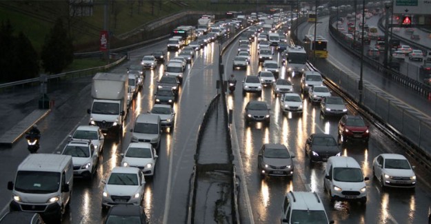 İstanbul'da Trafik Yüzde 45 Seviyelerine Ulaştı