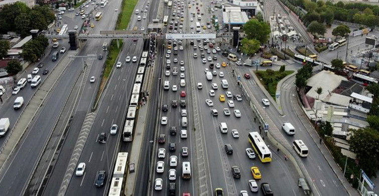 İstanbul'da Yüz Yüze Eğitimin İkinci Haftasında Yoğun Trafik!