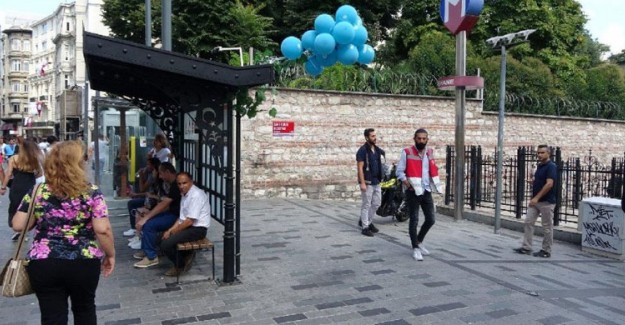 İstiklal Caddesi'nde Bıçaklanan Gençlerden Biri Öldü, Diğeri Yaralandı