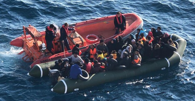 İtalya'da Akdeniz'de Bir Gemiye Daha Yasak 