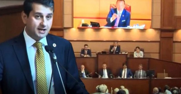 İYİ Partili Meclis Üyesinin Yuhalanmasına Ekrem İmamoğlu Tepki Gösterdi