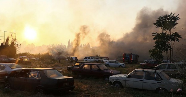 İzmir Bornova'da Çıkan Yangın Söndürüldü  