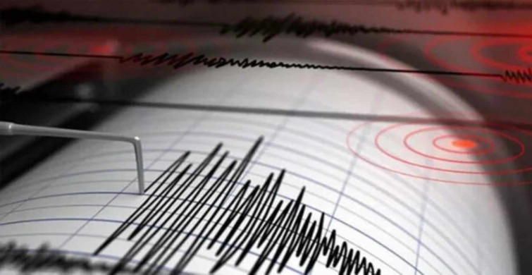 İzmir Çeşme açıklarındaki 4.4 şiddetindeki deprem bölgede panik yarattı!