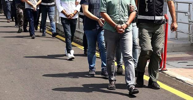 İzmir Merkezli FETÖ Operasyonu: 89 Gözaltı