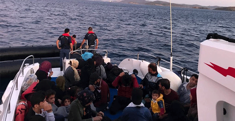 İzmir'de 181 Düzensiz Göçmen Yakalandı