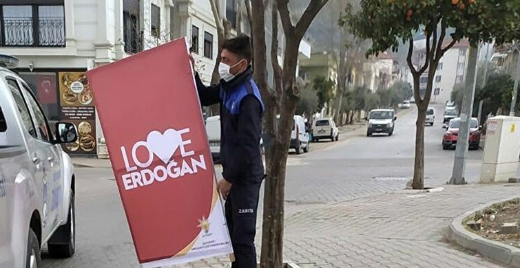 İzmir'de CHP Ve AK Parti Arasında 'Love Erdoğan' Tartışması Çıktı