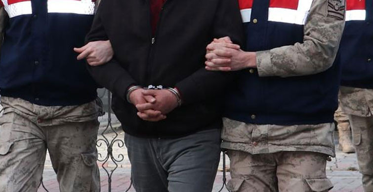 İzmir’de FETÖ Operasyonunda 18 Kişi Tutuklandı