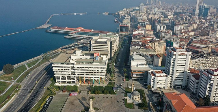 İzmir'de Yılbaşında Giriş Yasaklanan Cadde ve Meydanlar Hangisi?