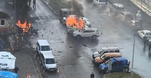 İzmir Saldırısında O Jandarmalar Neden Müdahale Etmedi?