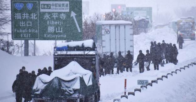 Japonya'da Kar Fırtınası! Onlarca Kişi Öldü