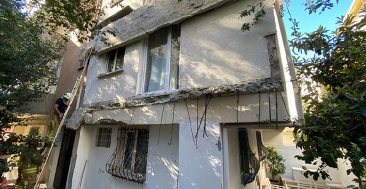 Kadıköy’de Korku Dolu Anlar: 5 Katlı Binanın Balkonları Çöktü