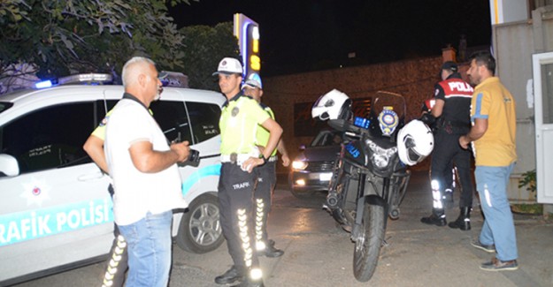 Kadıköy'de Polisler Değnekçi Avında