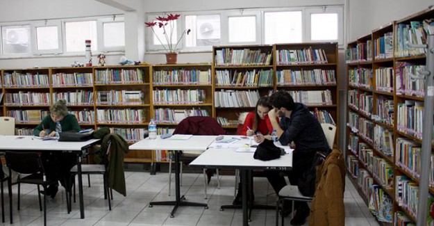 Kadıköy'deki Bakanlığına Bağlı Kütüphane 7/24 Faaliyet Gösteriyor