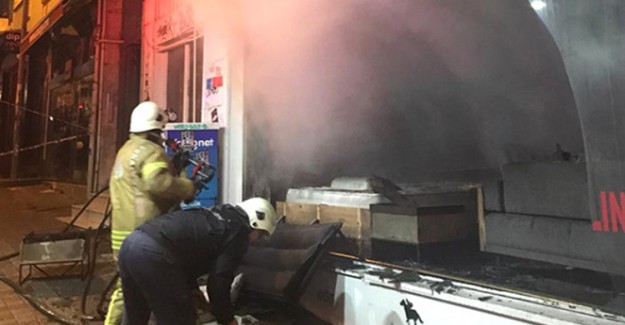 Kadıköy-Moda'da Çıkan Yangın Vatandaşları Endişelendirdi